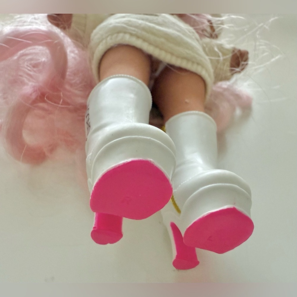 Na! Na! Na! Surprise - Picture 8 of 10